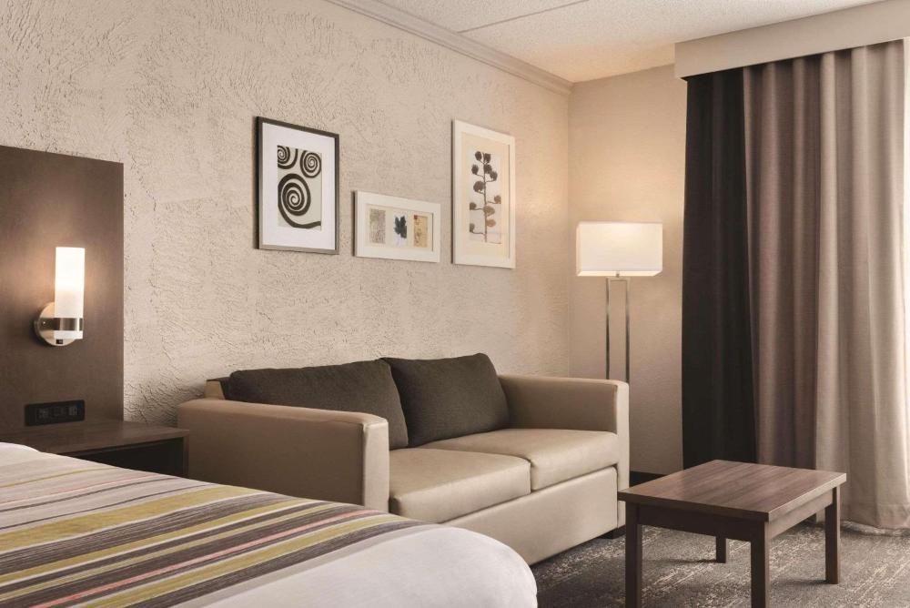 Country Inn & Suites by Radisson, Mt. Pleasant-Racine West, WI